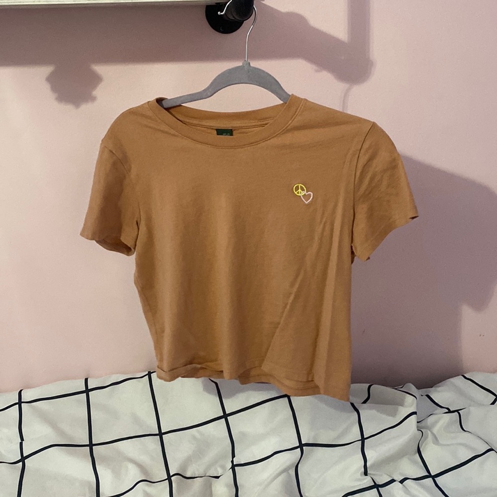 This cropped T-shirt from wild fable is very fashionable and cute🥰